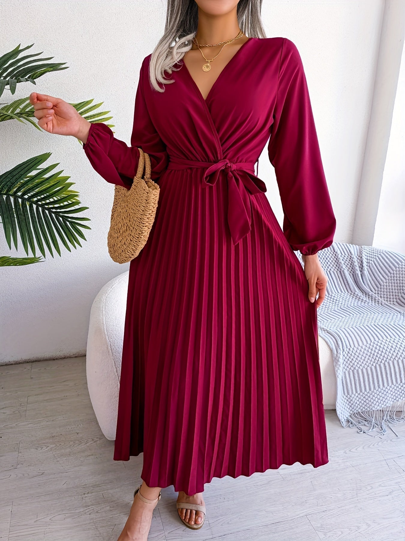Camille - Elegant long-sleeved dress with crossover neckline