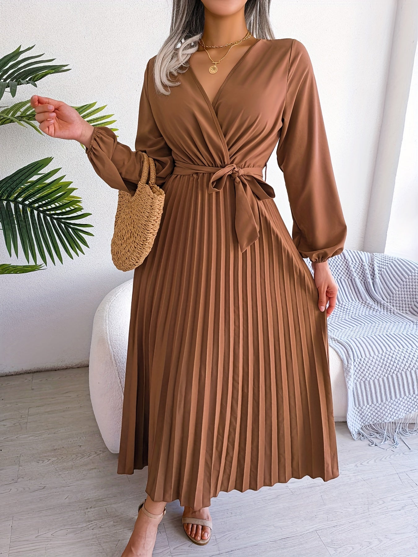 Camille - Elegant long-sleeved dress with crossover neckline