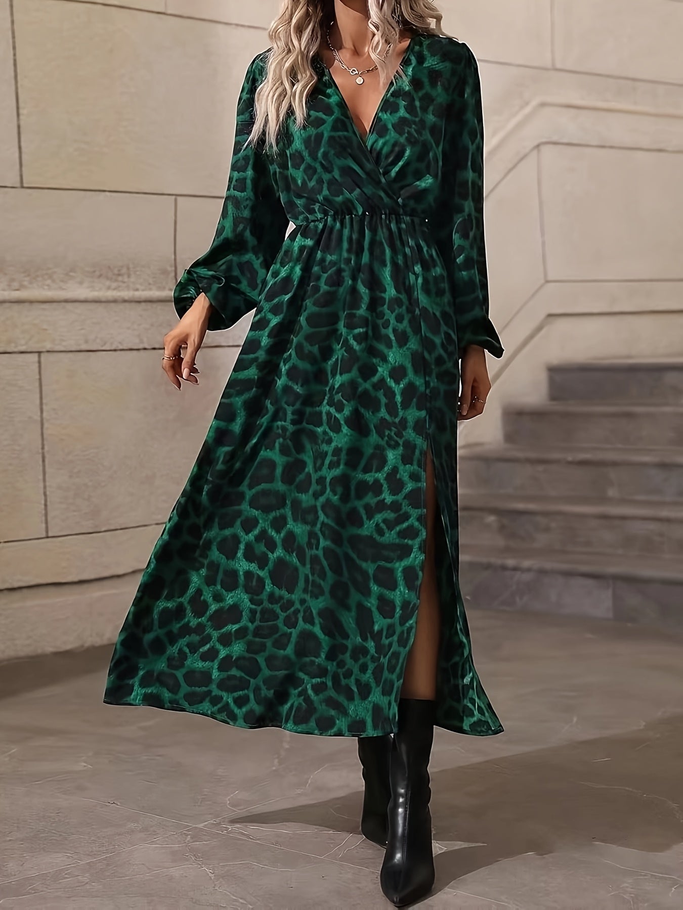 Juliette – Long fluid dress with leopard print