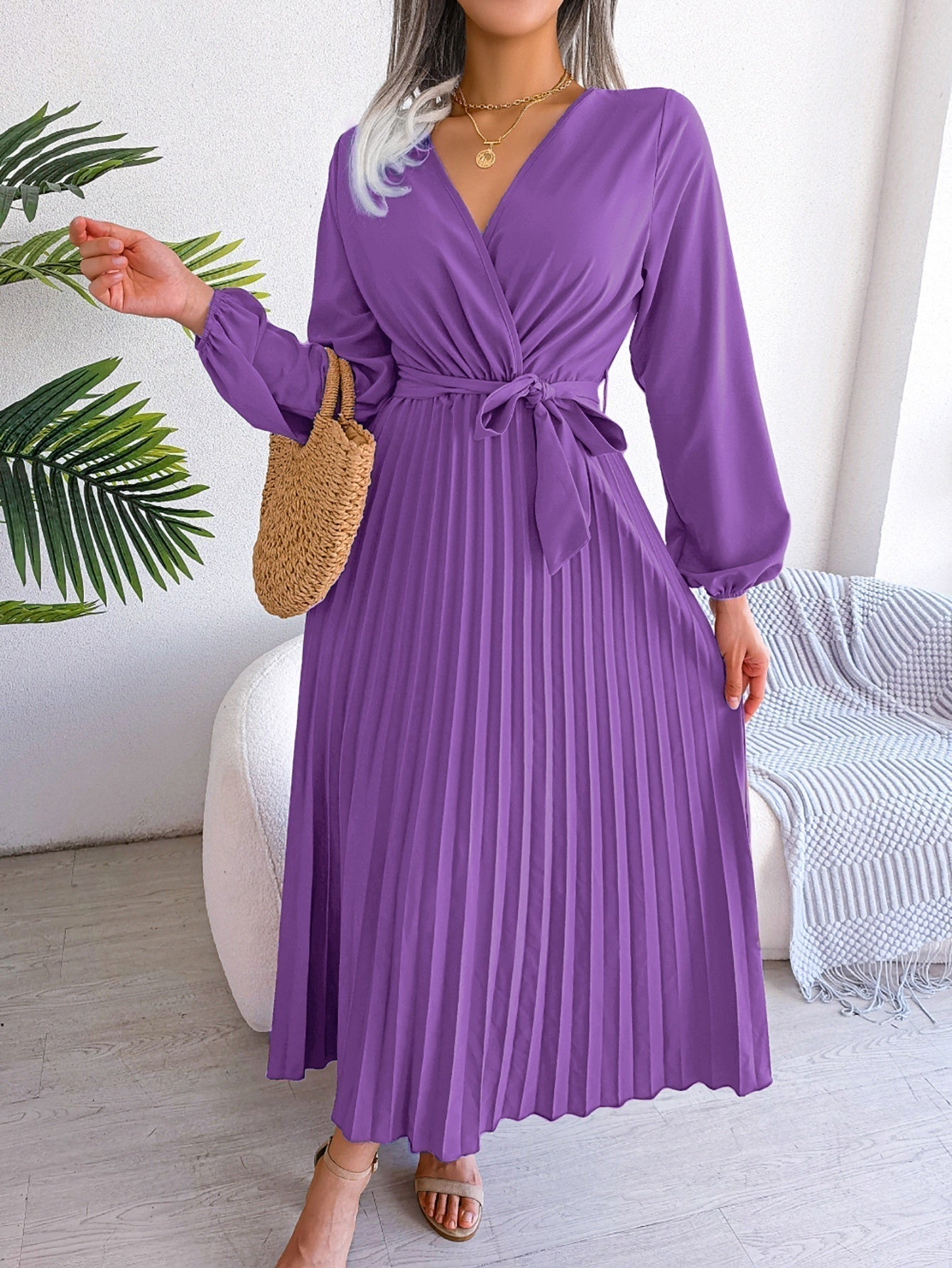 Camille - Elegant long-sleeved dress with crossover neckline